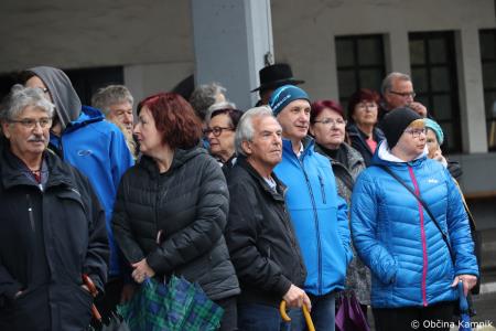 Dobrodošel mamut v Kamniku je dobil svoje mesto bronasti mamut v naravni velikosti, ki stoji v Mamutovem parku (33)